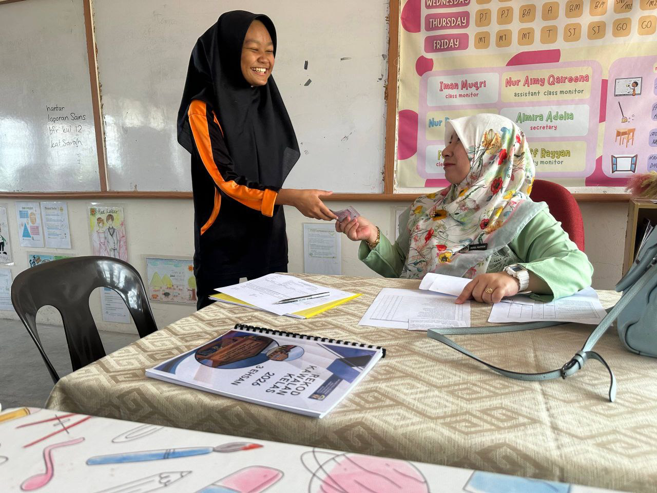 Documentation from the 2026 school aid distribution ceremony