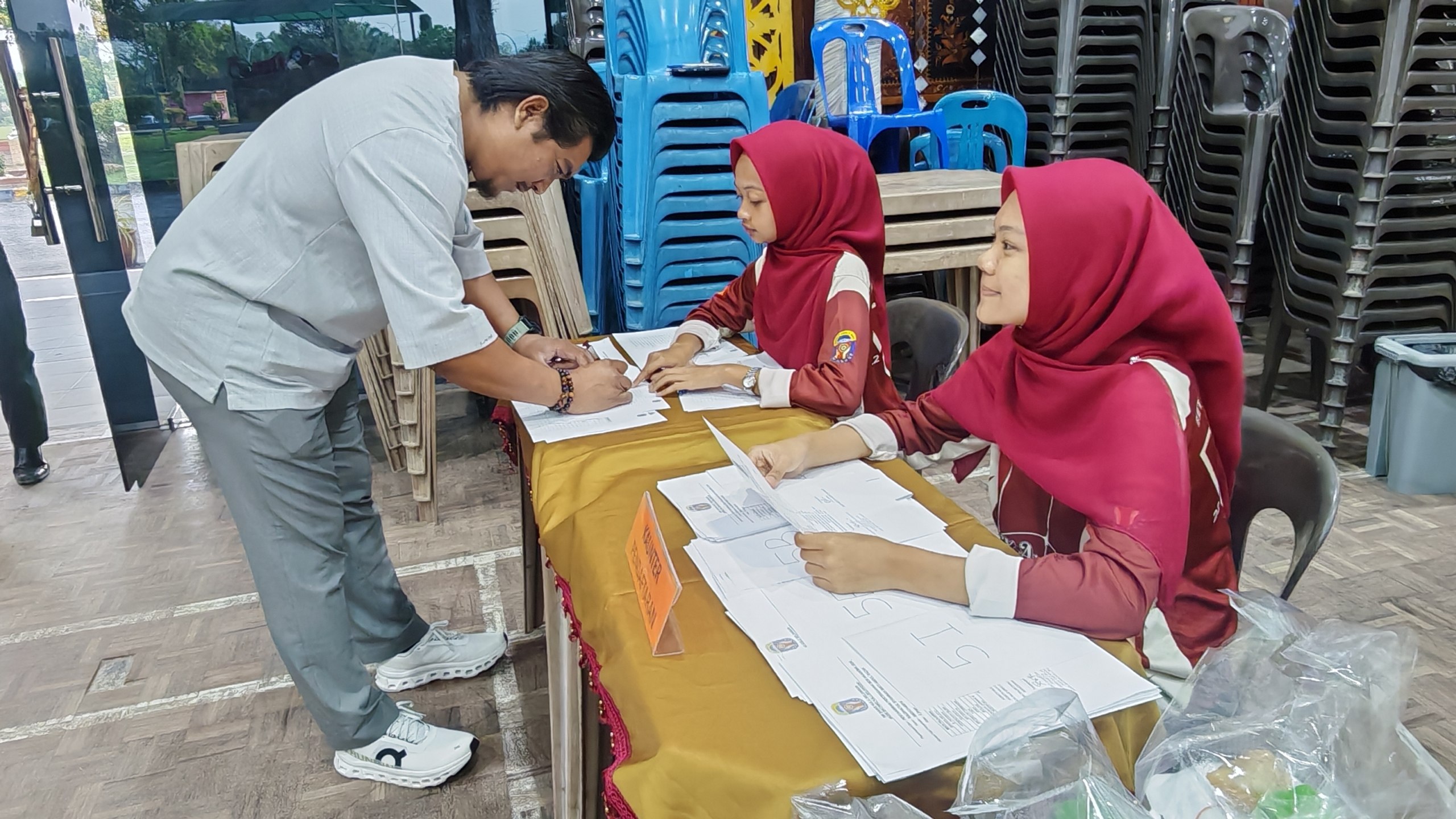Documentation from the 2nd Form 5 Academic Dialogue